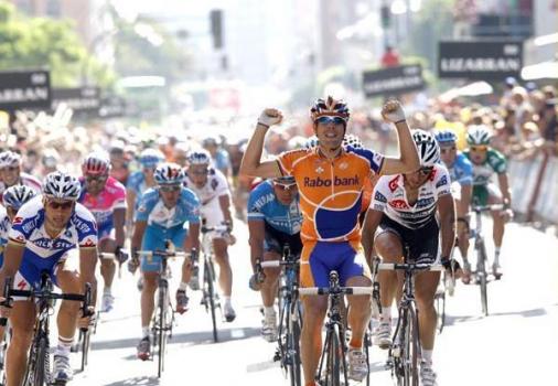 Oscar Freire (Rabobank) feiert seinen ersten Etappensieg bei der Vuelta 2008 (Foto: www.lavuelta.com)
