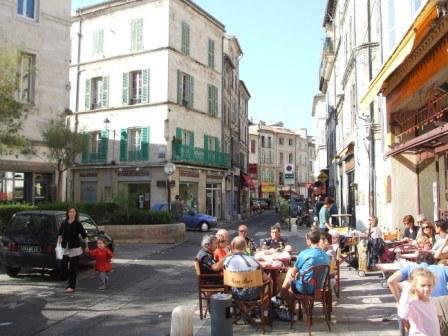Kaffeestopp in Avignon