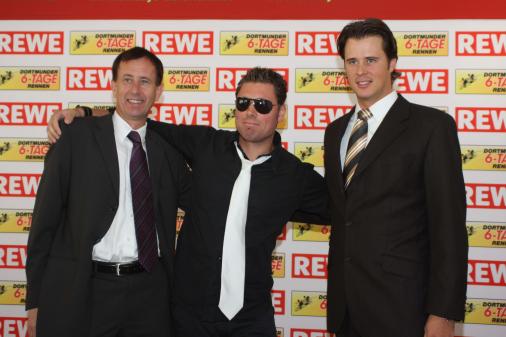 Jochen Meschke, Mario Nowack von der Robbie Williams Tribute Band und Sven Clausmeyer